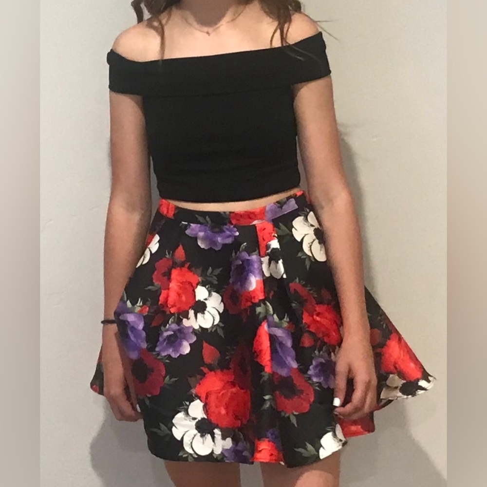 Two piece formal mini dress. Off the shoulder, black & floral. Size 5/6